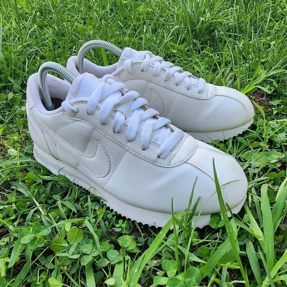 NIKE CLASSIC CORTEZ  GS- KIDS Sneakers - SIZE 6.5Y